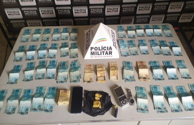 Mulher é detida com drogas e mais de R$ 13 mil em Abaeté