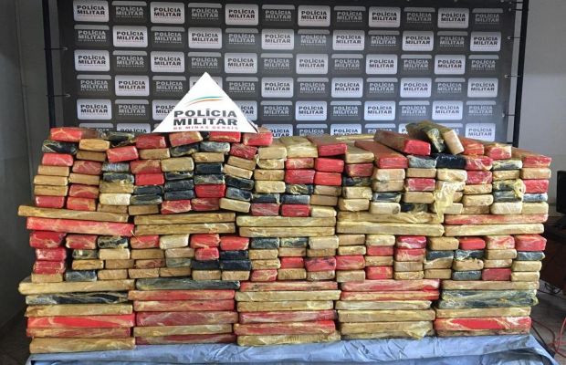 Mais de 700 kg de maconha são apreendidos em Abaeté; três suspeitos foram detidos