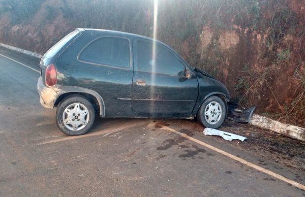 Motorista fica ferido em acidente na MG-176, em Dores do Indaiá