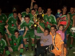 Time Zacarias é campeão da Copa Ronaldo Costa, em Dores do Indaiá