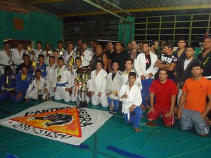 Academia mineira revela lutadores de jiu-jitsu e divulga Divinópolis pelo país