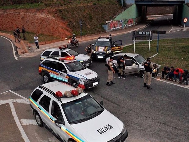 Quadrilha é detida após assaltar caminhão dos Correios em Luz